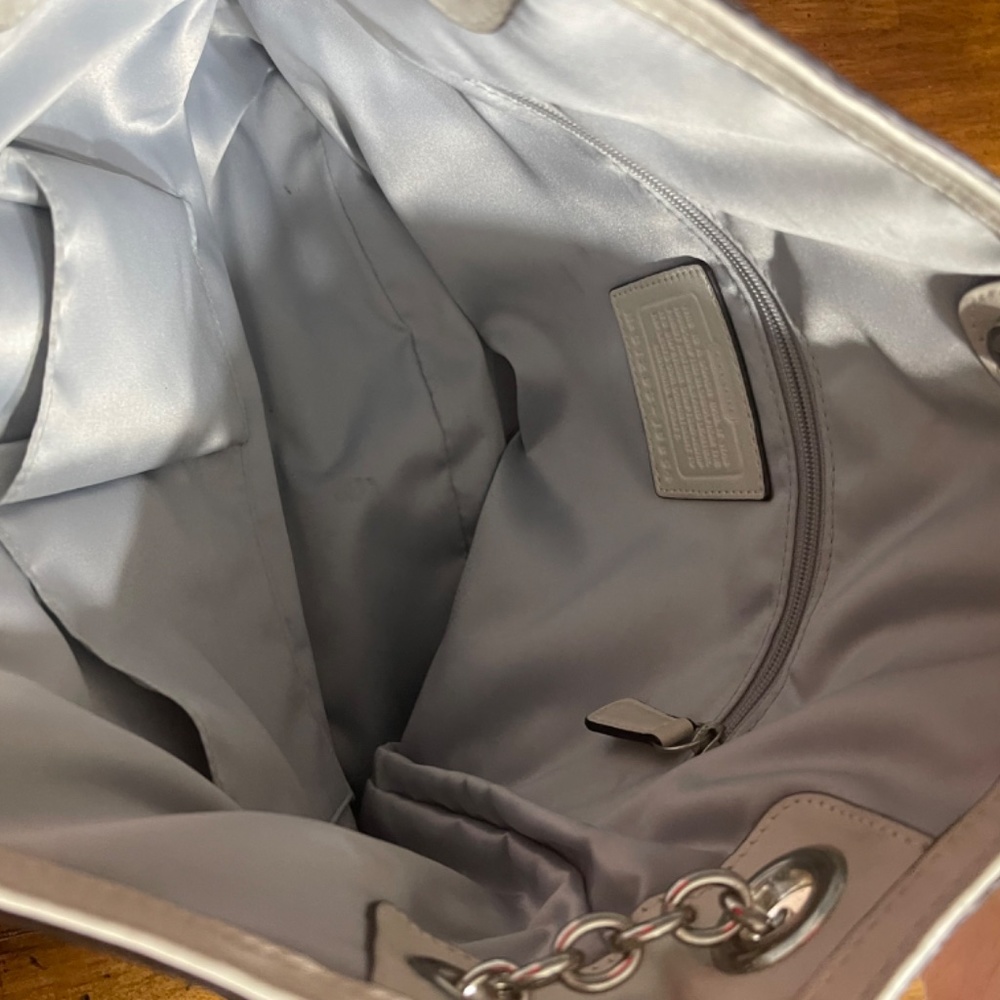 Coach ivory purse - Picture 3 of 3